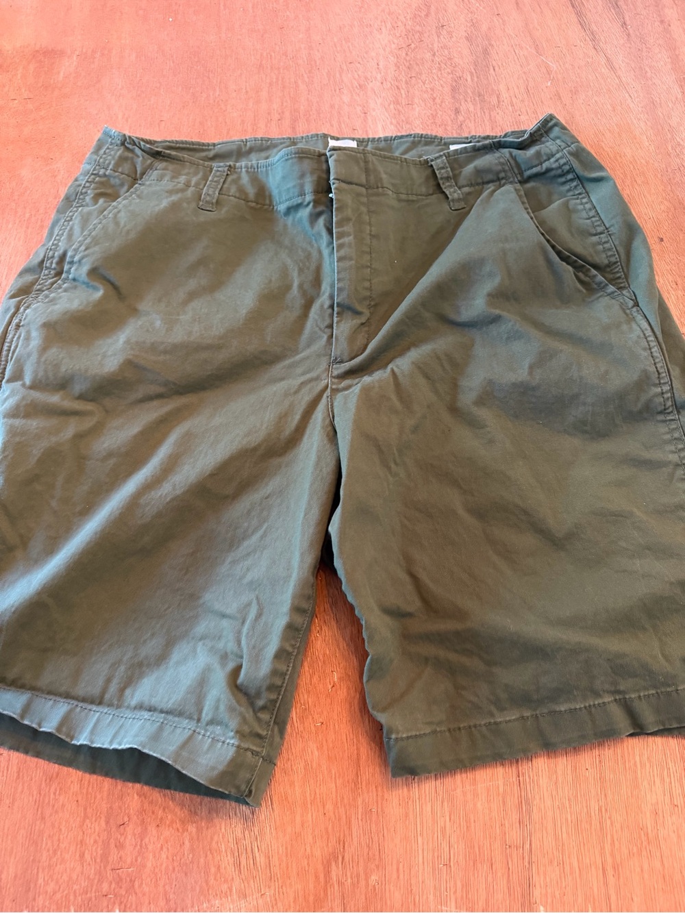 Gap Women’s Olive Dark Green Downtown Bermuda Shorts Size 14